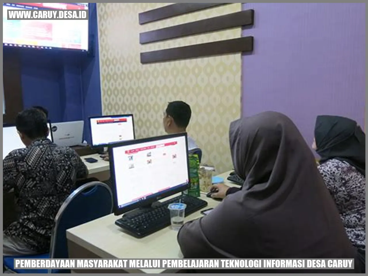 Pemberdayaan Masyarakat Melalui Pembelajaran Teknologi Informasi Desa Caruy